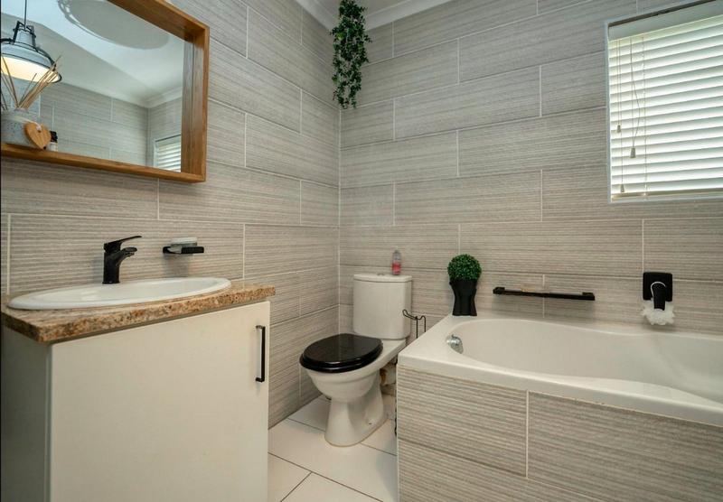 5 Bedroom Property for Sale in Fish Hoek Western Cape